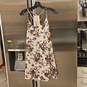 💕LUCY LOVE💕 Cassie Mini Dress ~ Floral Print Medium NWOT